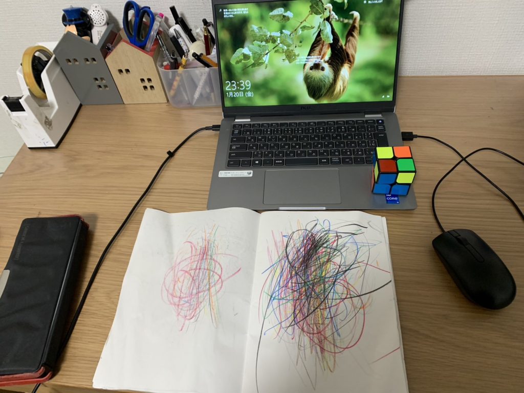 コイズミKOIZUMI ビーノBEENO 学習机　小学1年生で購入パソコンを置いても大丈夫